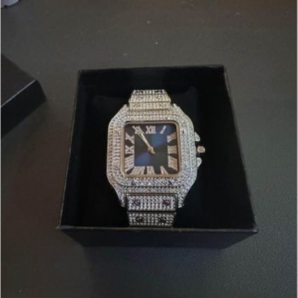 Watch - Picture 2 of 3